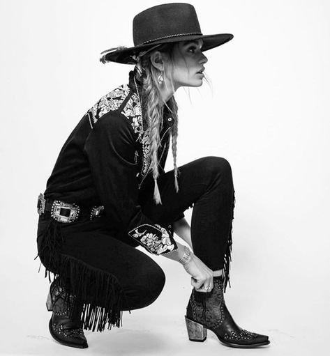 Goth Cowboy, Rat Poison, Cowboy Aesthetic, Black Cowgirl, Cowboy Costume, Cowboy Girl, Looks Country, Western Aesthetic, Cowboy Outfits