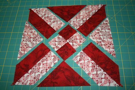 Christmas Quilt Blocks, Quilt Blocks Easy, Quilting Designs Patterns, Quilt Block Patterns Free, Quilt Square Patterns, Crazy Quilting, Beginner Quilt Patterns, Easy Quilt Patterns, Quilt Block Tutorial