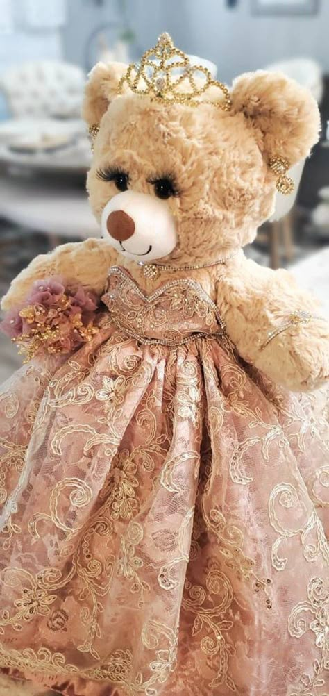 Rose Gold And Champagne Quinceanera, Rose Gold Quince Decorations, Quince Dolls Quinceanera, Aurora Themed Quinceanera, Quinceanera Rose Gold Theme, Quinceanera Dresses Rose Gold, Rose Gold Quinceanera Decorations, Rose Gold Quinceanera Theme, Rose Gold Quince Dress