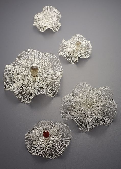 SOWON JOO - JEWELRY ARTIST - KOREA/USA Crochet Silver, Crochet Wire, Wire Knitting, Wire Crochet Jewelry, Bijoux Fil Aluminium, Ribbon Jewelry, Crochet Jewellery, Wire Crochet, Fiber Jewelry