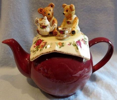 Cottage Core Teapot, Tea Pot Collection, Cute Teapots, Cool Trinkets, Tea Pot Aesthetic, Tea Pots Unique, Cute Tea Pot, Tea Pot Ideas, Pretty Teapot