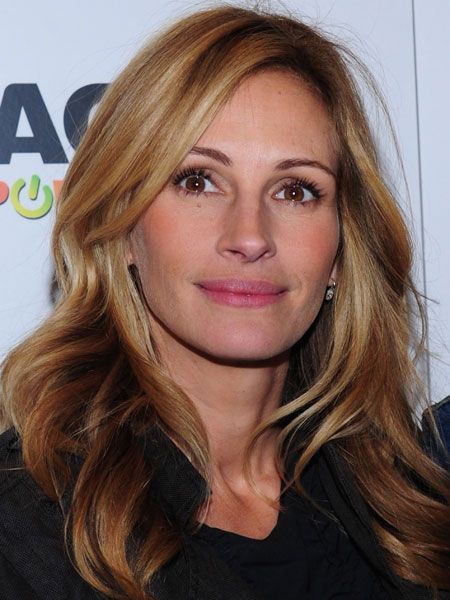 Julia Roberts- CosmopolitanUK Julia Roberts Blonde, Julia Roberts Hair, Caramel Blonde Hair, Honey Caramel, Hair Color Caramel, Warm Blonde, Celebrity Faces, Caramel Hair, Brown Blonde Hair