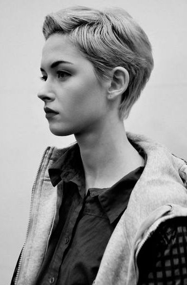 cut Very Short Hair, Short Pixie Haircuts, Cute Hairstyles For Short Hair, Short Haircut, Short Blonde, Girl Short Hair, Pixie Cuts, Hair Envy, Trendy Short Hair Styles