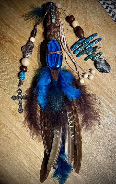 Smudge Wands, Wicca Healing, Sage Wands, Smudge Fan, Indian Designs, Door Bells, White Sage Smudge, Healing Wands, Feather Fan