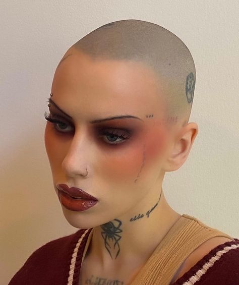 Bald Makeup Looks, Goddess Makeup Look, Ugly Makeup, Goddess Makeup, Woman Makeup, Bald Girl, Face Art Makeup, Alternative Makeup, Makeup Idea