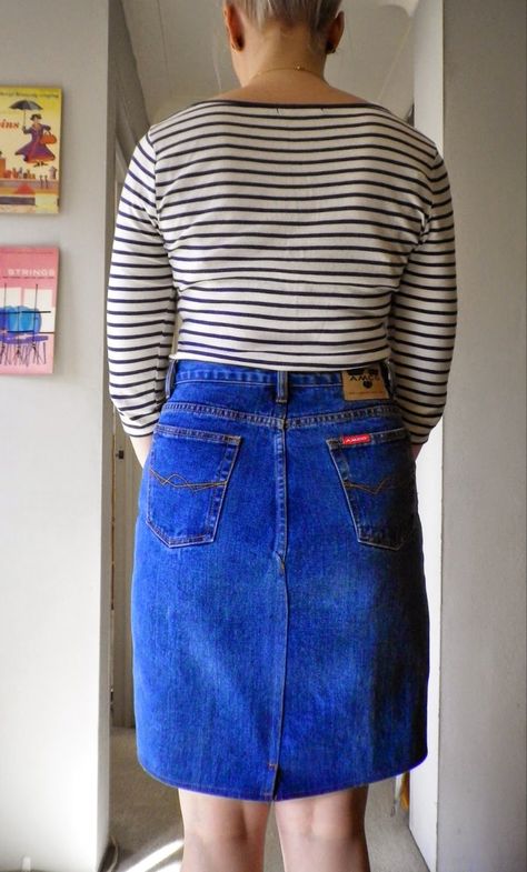 Dress Shirt Refashion, Making Skirt, Jean Upcycle, Diy Denim Skirt, Denim Clothes, Mum Jeans, Denim Skirt Fashion, Mending Clothes, Sewing Jeans