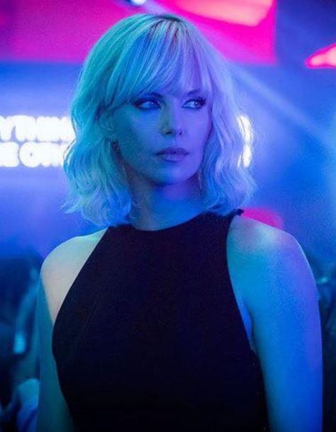 Charlize Theron Atomic Blonde Charlize Theron, Charliez Theron, Charlize Theron Hair, Blonde Hairstyle, Atomic Blonde, Mtv Movie Awards, Christina Ricci, Charlize Theron, Cool Costumes