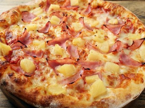 Pizza Sides, Grocery Store Items, Pineapple Pizza, Best Chips, Best Cookies Ever, Pizza Flavors, Pizza Ingredients, Perfect Pizza, Pizza Hut