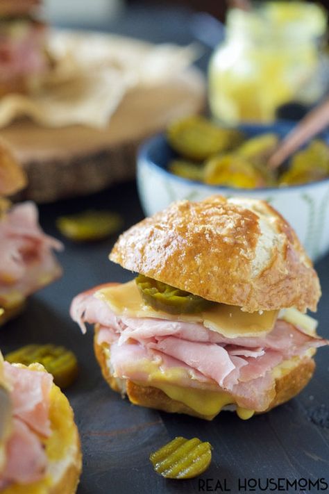 Gruyere, Jalapeño and Ham Sandwiches on Pretzel Bread are sure to be the star of your game day spread! Pretzel Bread Sandwich, Pretzel Buns Sandwich, Pretzel Bun Recipe, Recipes Using Ham, Pretzel Bread, Weekly Menu Plan, Pretzel Bun, Weekly Meal Plans, Ham Sandwiches