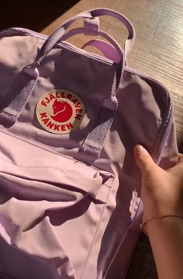 Backpack Fjallraven, Cute School Bags, Aesthetic Backpack, Indie Jewelry, Good Things Take Time, Bags Aesthetic, Purple Bags, Cute Bags, Fjallraven Kanken