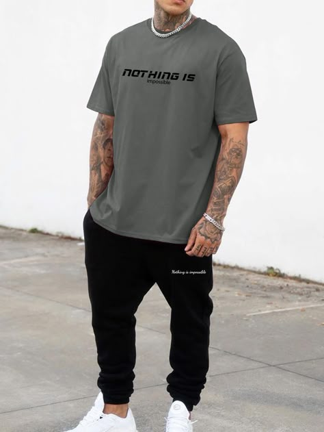 Mens Clothing Styles T-shirt, T Shirt Oversized Outfits Men, Men Graphic Tees Street Style, Oversized Outfit Men, Oversized Tshirt Outfit Men, Mens Fitness Fashion, Graphic Tees Street Style, Mens Plus Size Fashion, Oversize Tshirt Outfits