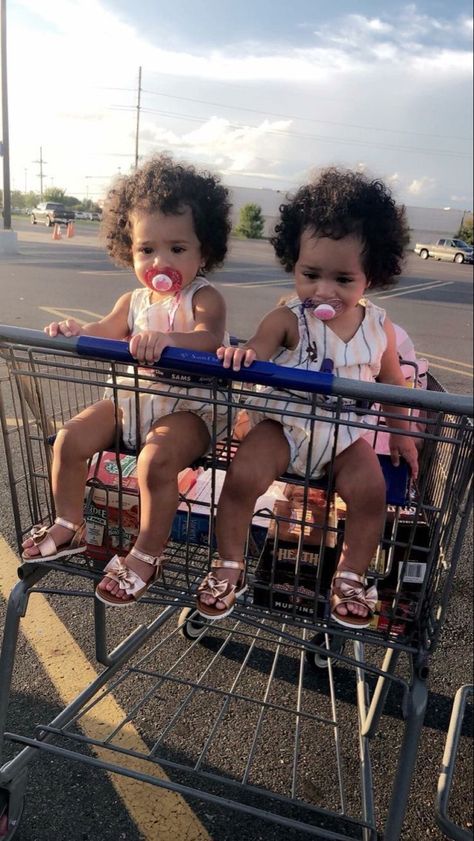 Kids Goals, Twin Baby Girls, Cute Mixed Babies, Cute Black Babies, Beautiful Black Babies, Cute Twins, Mixed Babies, Baby Family