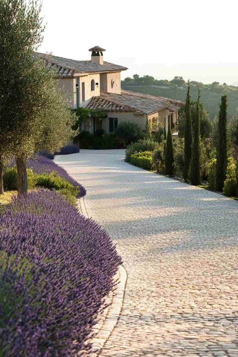 30 Driveway Landscaping Ideas: Boost Your Curb Appeal! Italian Villa Driveway, Sparkle Driveway, Gated Driveway Entrance, House Driveway Entrance, Elegant Driveway, Make Home Cozy, Driveway Landscaping Ideas, Landscaping Entrance, Driveway Border