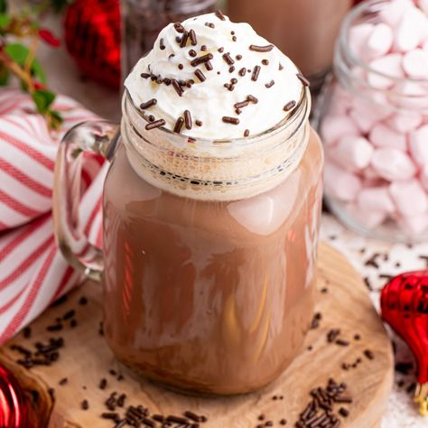 Dirty Snowman Dirty Snowman Drink, Snowman Drink, Adult Hot Chocolate, Hot Chocolate Ice Cream, Snowman Recipes, Pink Lemonade Recipes, Hot Chocolate Cocktail, Classic Eggnog, Classic Hot Chocolate