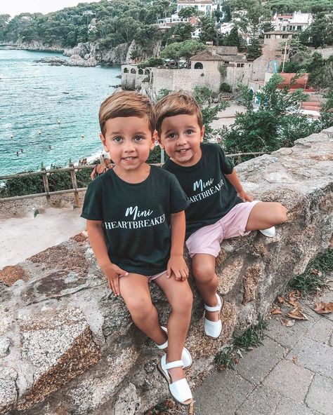 Identical Twins Boys, Al Jackson, Twins Boys, T Shirt Outfit, Small Town Romance, Identical Twins, Twin Boys, Shirt Outfit, Twins