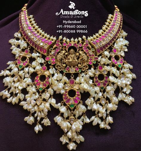 Kundan guttapusalu necklace photo Amarsons Jewellery, Guttapusalu Necklace, Necklace Photo, Gold Temple Jewellery, Antique Gold Jewelry Indian, Gold Necklace Indian, Pearl Jewels, Gold Necklace Indian Bridal Jewelry, Emerald Earrings Studs