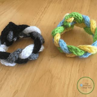 Bracelet Step By Step, Woodland Cottage, Bracelet Easy, Knit Bracelet, Twisted Bracelet, Free Knitting Pattern, Step By Step Guide, Pattern Free, Machine Knitting