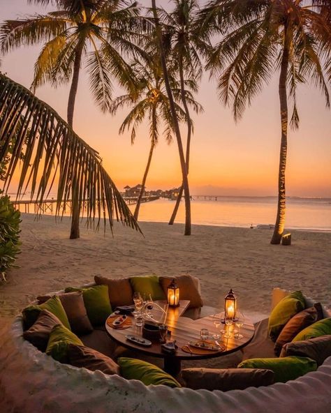 Tropical City Aesthetic, Luxury Resort Aesthetic, Beach Resort Aesthetic, Luxury Vacation Aesthetic, Romantic Beach Picnic, Billionaire Lifestyle Luxury Living, Tropical Beaches, Sunset Nature, Beach House Design