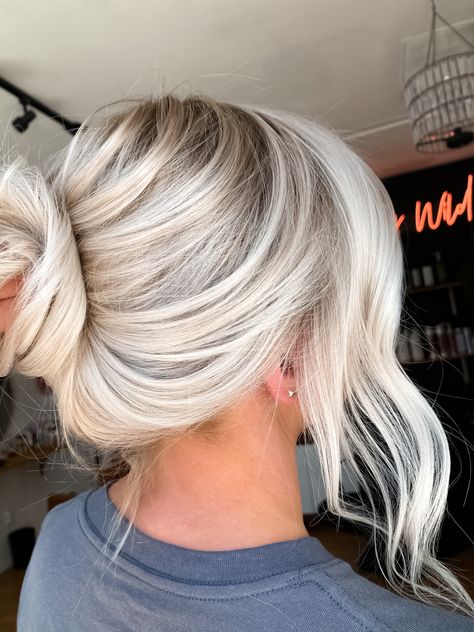 Ice Blonde Hair, Bright Blonde Hair, Summer Blonde Hair, Icy Blonde Hair, Cool Blonde Hair, Balayage Blonde, Blonde Hair Inspiration, Blonde Hair Shades, Balayage Hair Blonde