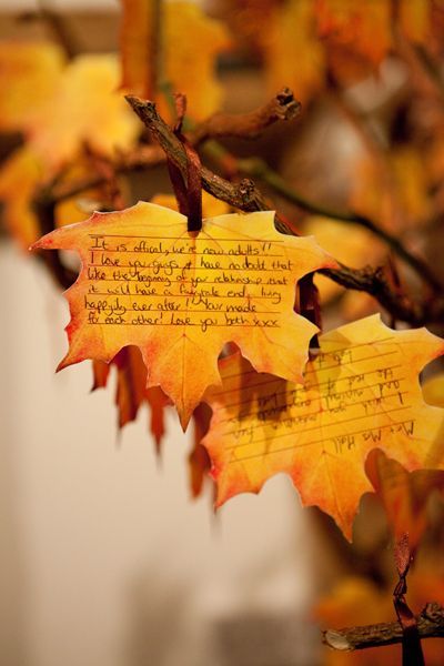 guestbook matrimonio in autunno Fall Leaf Wedding, Thankful Tree, Autumn Weddings, Wishing Tree, Deco Nature, Leaves Fall, Wedding Leaves, Wedding Guest Looks, Wedding Inspiration Fall