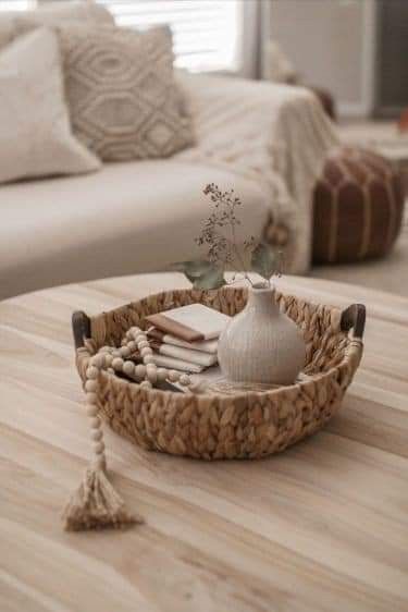 Neutral Living Room Decor, Coffee Table Decor Living Room, Coffee Table Inspiration, Living Room Decor Neutral, Wooden Living Room, Quotes Home, Home Painting, Table Decor Living Room, Bedroom Wall Paint