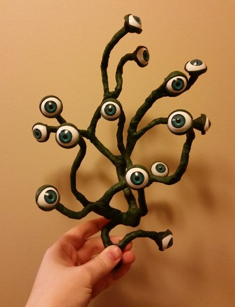 Eyes Halloween Decoration, Eye Lichen Labyrinth, Diy Eyeballs How To Make, Yard Monster Eyes, Ceramic Eyeball, Eyeball Monster, Cool Craft Ideas, Eye Sculpture, Eyes Monster