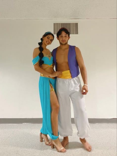 Men Costumes Ideas, Aladin And Jasmine Halloween, Jasmine And Aladdin Costumes Couple, Jasmine And Aladdin Costumes, Disney Couple Costumes, Goddess Halloween Costume, Goddess Halloween, Fancy Dress Competition, Cute Couples Costumes