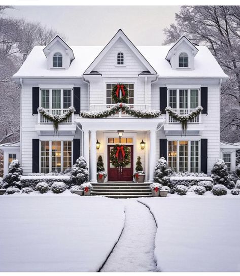 Winter House Exterior, Winter Christmas Decor, Colonial House Exteriors, White Exterior Houses, American House, Colonial House, Dream House Exterior, Big Houses, Sims House