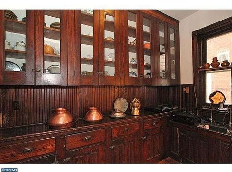 Butler's pantry from 1890 townhome. 1890s Interior, Victorian Homes Interior Kitchen, Pantries Ideas, Victorian Homes Interior, Dream House Pantry, Butler Pantries, Victorian Kitchens, Historic Kitchen, Log Home Kitchens