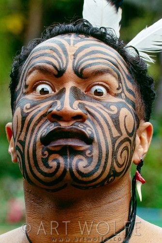 Connections: Maori George Hare, Polynesian Cultural Center, Laie, Hawaii by Art Wolfe #ExpediaWanderlust Kiwi Tattoo, Maori Face Tattoo, Ta Moko Tattoo, Maori Warrior, Photographic Portraits, Maori Culture, Cultural Beauty, Polynesian Cultural Center, Maori People