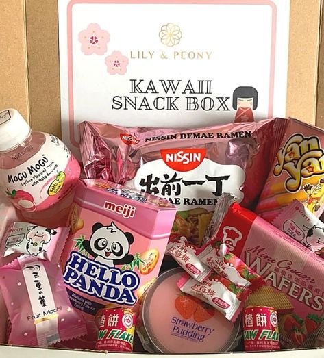 Snacks Japonais, Japanese Snack Box, Hello Panda, Choco Pie, Strawberry Drinks, Strawberry Jelly, Kawaii Cooking, Asian Snacks, Snack Gift