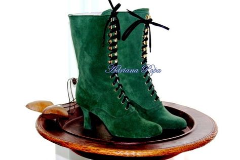 Edwardian Boots, Boots Victorian, Edwardian Shoes, Victorian Green, Heeled Lace Up Boots, Green Ankle Boots, Granny Boots, Victorian Boots, Bridal Boots