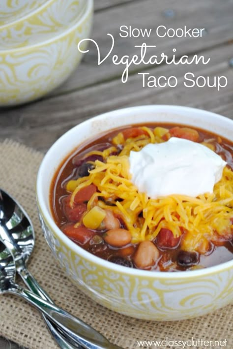 Slow Cooker Vegetarian Taco Soup Recipe - www.classyclutter.net Vegetarian Taco Soup Recipe, Vegetarian Taco Soup, Freeze Leftovers, Vegetarian Taco, Veg Meals, Vegan Crockpot, Diy Easy Recipes, Taco Soup Recipe, Vegetarian Tacos