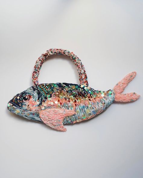 Pisces Style, Fish Purse, Purse Embroidery, Fish Fashion, Fish Bag, Beaded Fish, Fish Beads, Embellished Bags, Unique Handbags