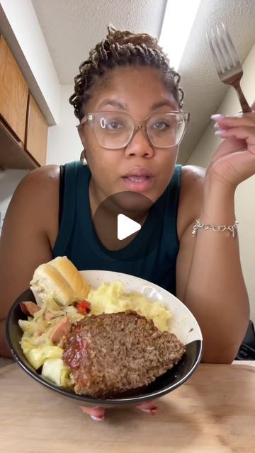 Alexiss Robinson on Instagram: "Meatloaf for dinner tonight. Simple and straight to the point. #fyp #foryou #foryoupage #dinnertime #dinnerideas #cookwithme #recipesoftiktok #platedinnerwithme" Meatloaf Meals, Meatloaf Recipes Black People, Simple Meatloaf Recipes, Meatloaf Sides Dishes Ideas, Easy Meatloaf, Meatloaf Recipes, Dinner Tonight, Meatloaf, Dinner Time