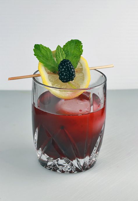 Bourbon Lemonade, Blackberry Bourbon, Brown Sugar Simple Syrup, Cocktail Decoration, Mix Drinks, Drink Garnishing, Lemonade Cocktail, Cocktail Garnish, Lemonade Recipes