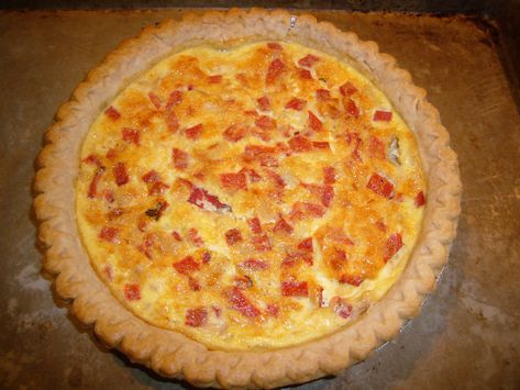 Perfect Quiche Recipe, Ham Quiche, Onion Quiche, Quiche Lorraine Recipe, Bacon Quiche, Quiche Dish, Pastry Shells, Quiche Recipes, Real Men