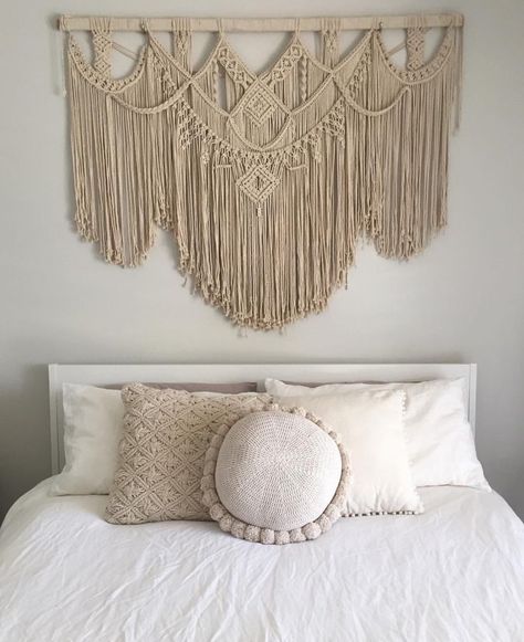 Diy Crafts For Bedroom, Boho Headboard, Art Macramé, Macrame Headboard, Macrame Wall Hanging Diy, Macrame Wall Hanging Patterns, Macrame Curtain, Bohemian Bedroom Decor, Macrame Wall Art