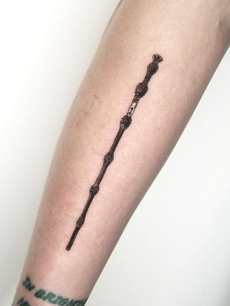 Elder wand tattoo The Elder Wand Tattoo, Harry Potter Elder Wand Tattoo, Dumbledore Wand Tattoo, Snape Wand Tattoo, Harry Potter Tattoos Wand, Harry Potter Wands Tattoos, Hp Wand Tattoo, Wand Tattoo Ideas, Wand Tattoos