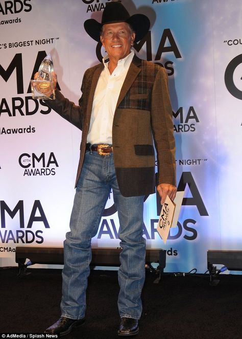 George Strait Family, King George Strait, Entertainer Of The Year, Cma Awards, Chris Young, Florida Georgia Line, Country Music Artists, George Strait, Country Music Stars