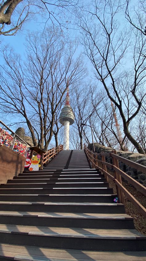 Korea Asethic, Bali Cafe, Tempat Aesthetic, Outdoor Rooftop, Namsan Tower, South Korea Photography, Seoul Korea Travel, Korea Trip, Aesthetic View