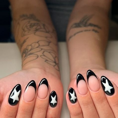 JENNA KELLY | Utah Nail Artist | FALL NAILS 🖤🖤🖤  @haha_nails_products fruit loop cuticle oil  @sierra_3358 another adorable set <3 ily   #blushbeautyandco #utahnails... | Instagram Lightening Bolt Nail Design Black, Cowgirl Inspired Nails, Lainey Wilson Nails, G59 Nails, Jenna Kelly, Utah Nails, Nails Products, Horror Nails, Girly Acrylic