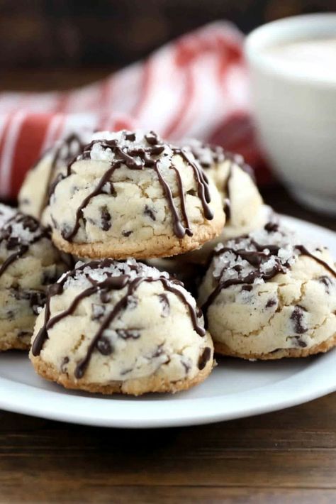 Christmas Ricotta Cookies, Canolli Cookie Recipes, Pistachio Ricotta Cookies, Cookie Contest Ideas, Cookies With Ricotta Cheese, Italian Christmas Cookies Authentic, Cannoli Bites, Cannoli Cookies Recipe, Cannoli Cookies