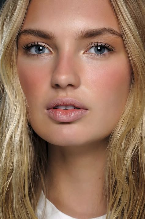 New Makeup Trends, Minimal Beauty, Smink Inspiration, Braut Make-up, Spring Makeup, Make Up Looks, Rosie Huntington Whiteley, Beauty Inside, Natural Makeup Looks