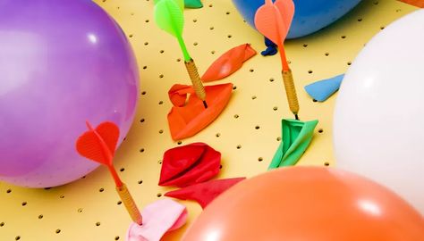 Balloon Pop Game, Balloon Party Games, Pop Game, Diy Carnival, Balloon Games, Darts Game, School Carnival, Balloon Pop, Fun Party Games