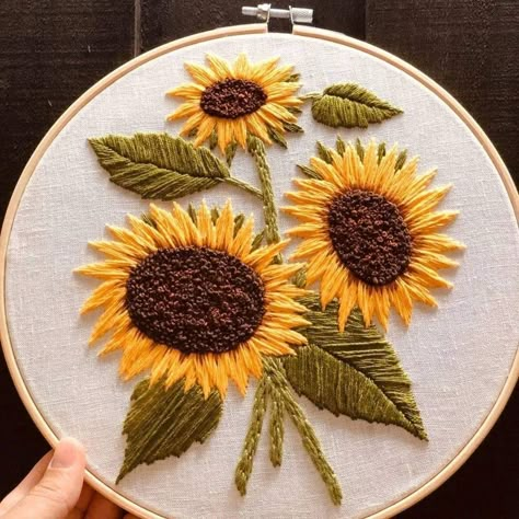 Be A Sunflower, Sunflower Embroidery, Silk Ribbon Embroidery Patterns, Simple Hand Embroidery Patterns, Simple Embroidery Designs, Hand Embroidery Patterns Flowers, Hand Embroidery Projects, Hand Embroidery Flowers, Embroidery Flowers Pattern