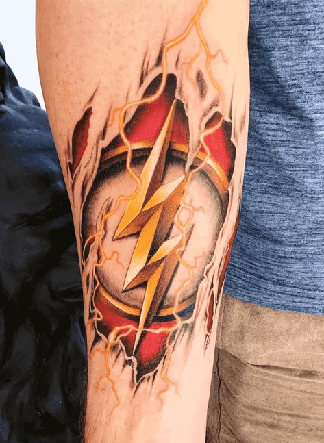 The Flash Logo Tattoo, Flash Superhero Tattoo, The Flash Tattoos Superhero, Dc Flash Tattoo, Flash Logo Tattoo, The Flash Tattoo Designs, Comic Book Tattoo Ideas, Dc Comic Tattoo, Dc Comics Tattoos Ideas