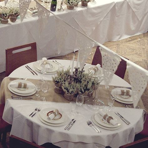 burlap runners Table Runners For Round Tables, Runners For Round Tables, Rustic Wedding Table Decor Round, Table Runner Round Table, Burlap Aisle Runner, Round Table Settings, Hessian Table Runner, Round Wedding Tables, Table Centerpieces For Home