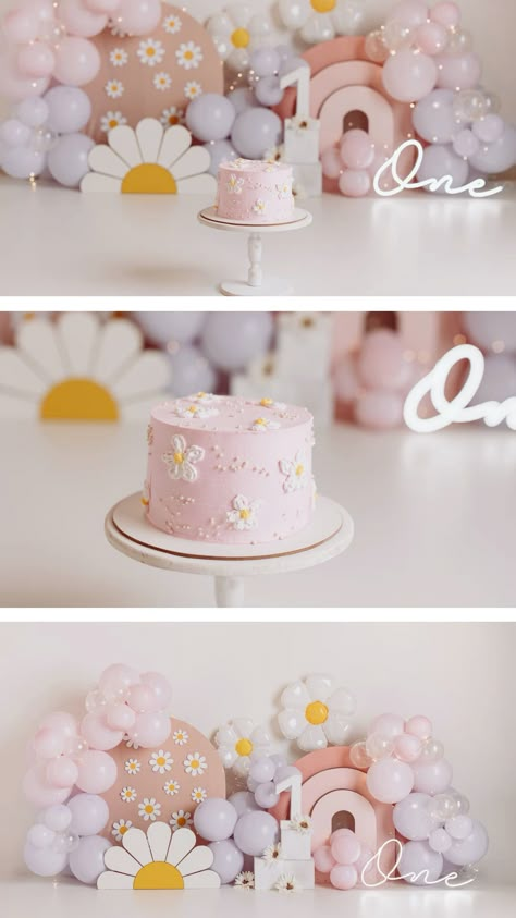 First Birthday Photo Shoot Ideas Daisy, Smash Cake Daisy, Daisy Cake Smash Photoshoot, Smash Cake Girl Ideas, Daisy Smash Cake, Daisy Cake Smash, Smash Cake Girl 1st Birthday, Smash The Cake Girl, Girl Cake Smash Ideas