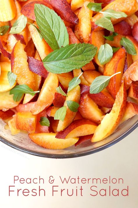 Peach Salad Recipes, Bean Recipe, Summer Salads With Fruit, Fresh Fruit Salad, Peach Salad, Peach Desserts, Peach Fruit, Watermelon Salad, Watermelon Fruit